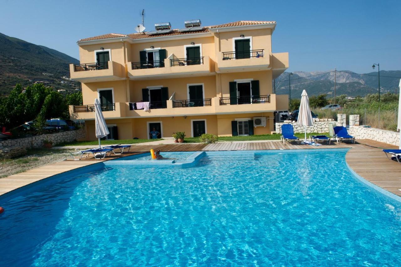 Calypso Luxury Studios Vasiliki  Ngoại thất bức ảnh