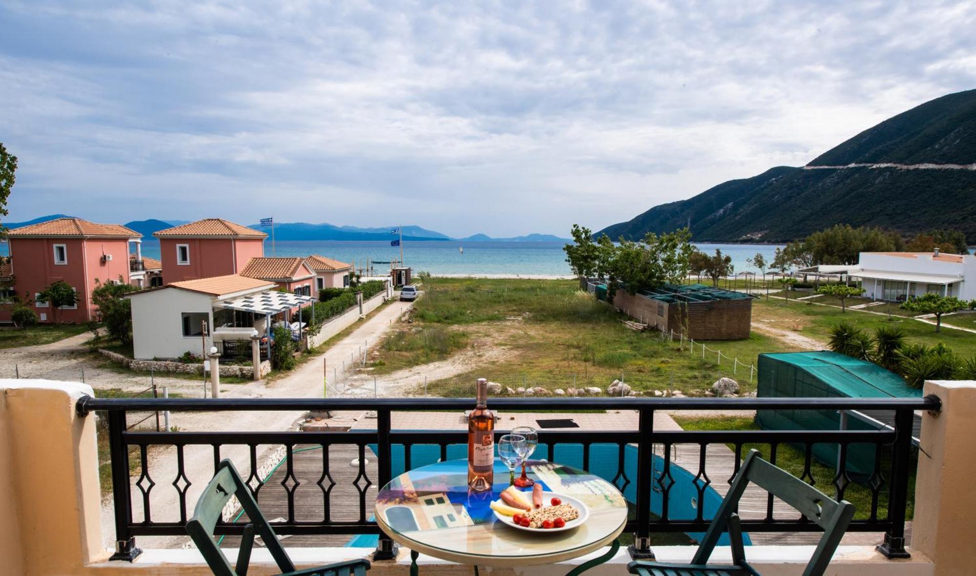 Calypso Luxury Studios Vasiliki  Ngoại thất bức ảnh