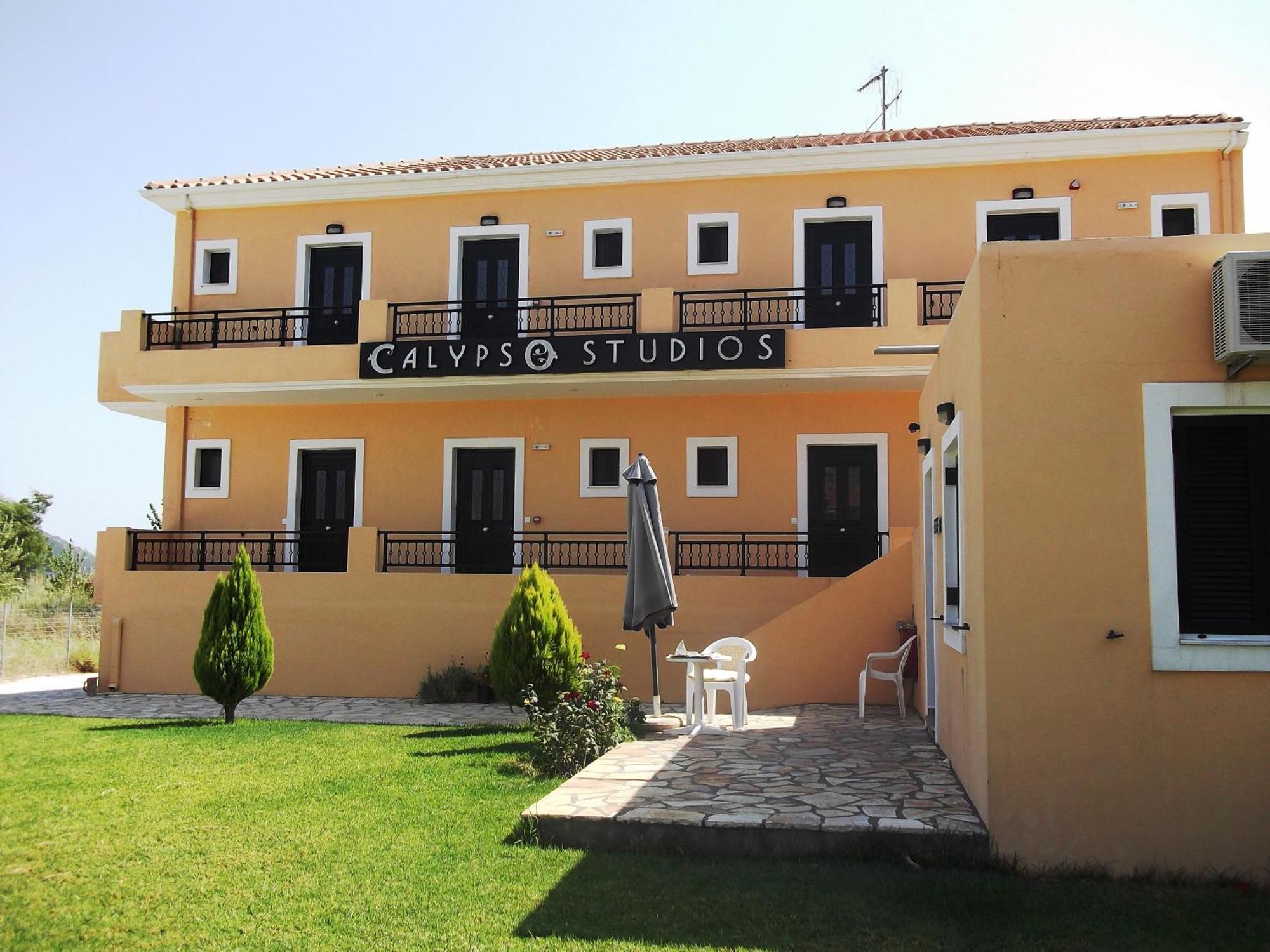 Calypso Luxury Studios Vasiliki  Ngoại thất bức ảnh
